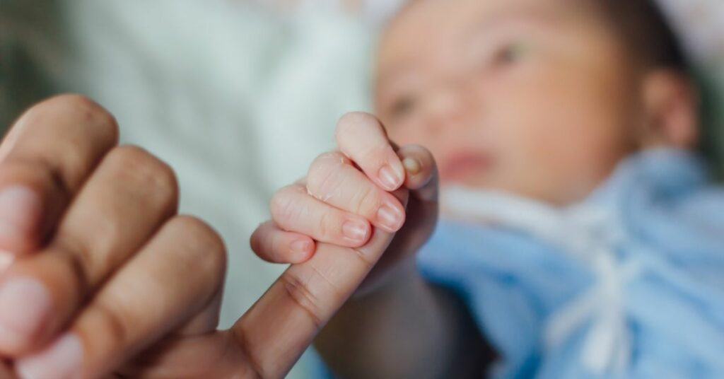 תינוק חדש נולד 5 כלים להתנהלות נכונה עם התינוק